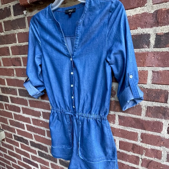 Very J Blue Lightweight Denim Jean Romper Size Small - Picture 3 of 13
